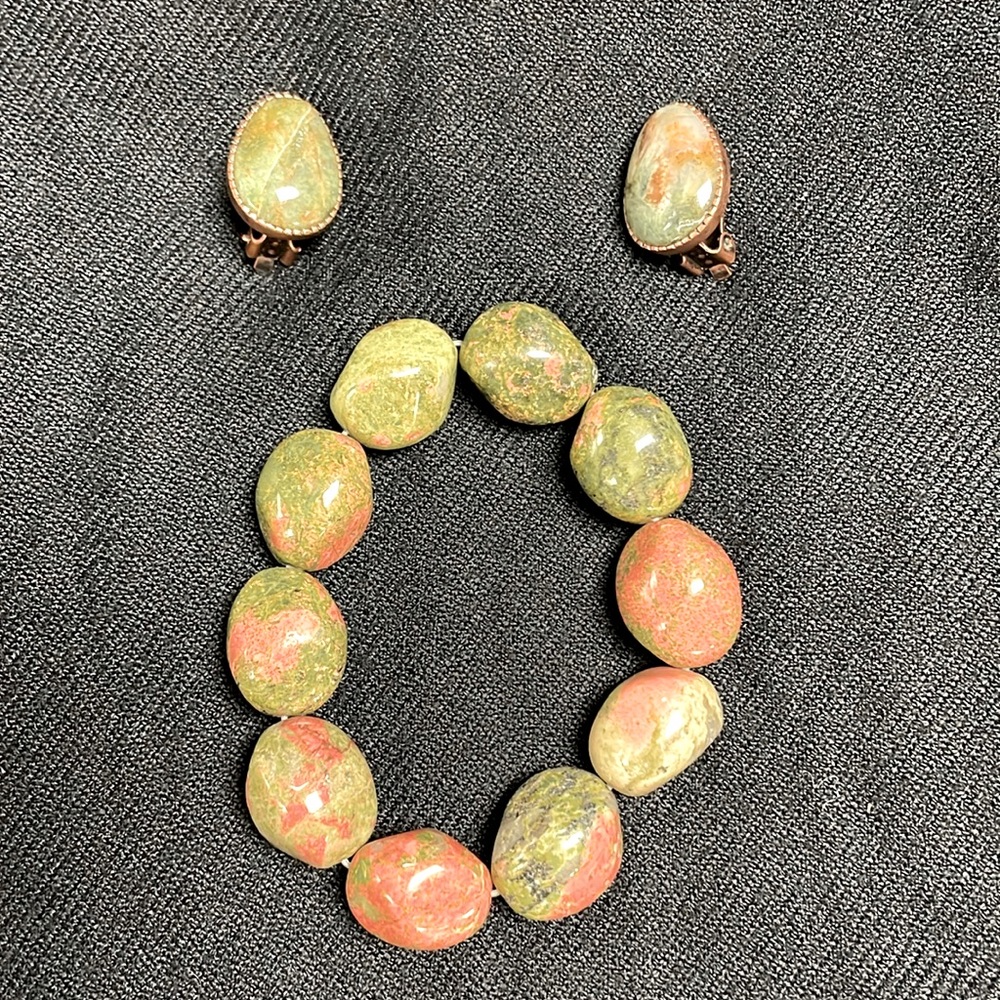 Green and Coral potato stone bracelet and clip on earrings set.